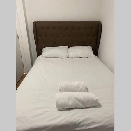 3 Bed Contemporary Crewe Apartment ภายนอก รูปภาพ