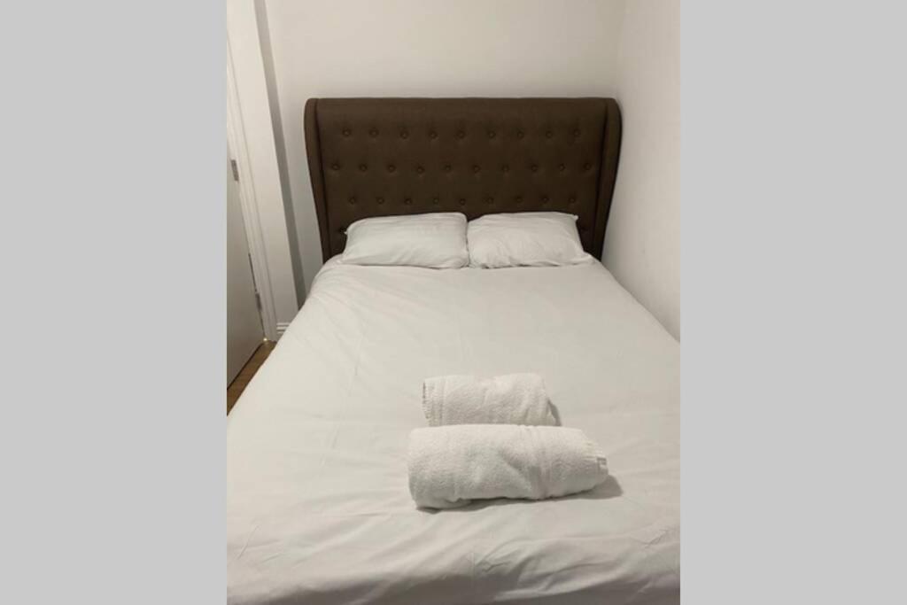 3 Bed Contemporary Crewe Apartment ภายนอก รูปภาพ